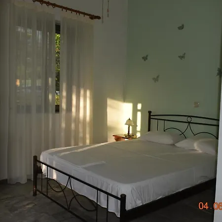 Apartment Ouranias *