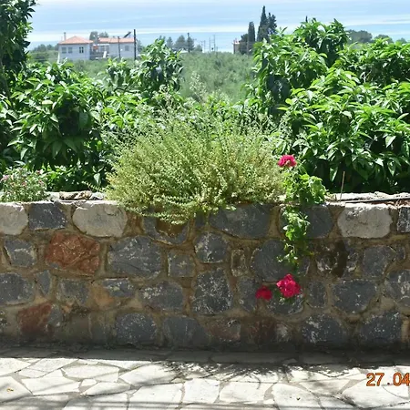 Ouranias Apartment *